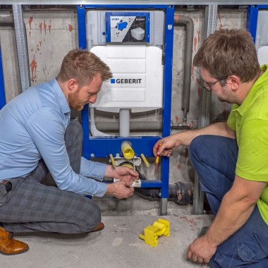 Installasjon av Geberit Power & Connect boks