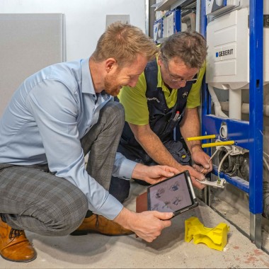 Installasjon av Geberit Power & Connect boks